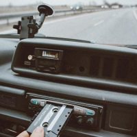 Derfor skal du synge i bilen